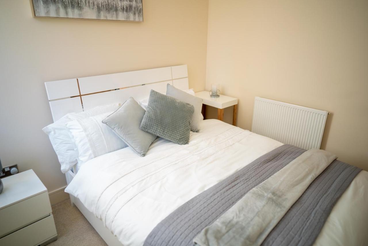 Comfy Spacious Apartment In Canary Wharf 런던 외부 사진