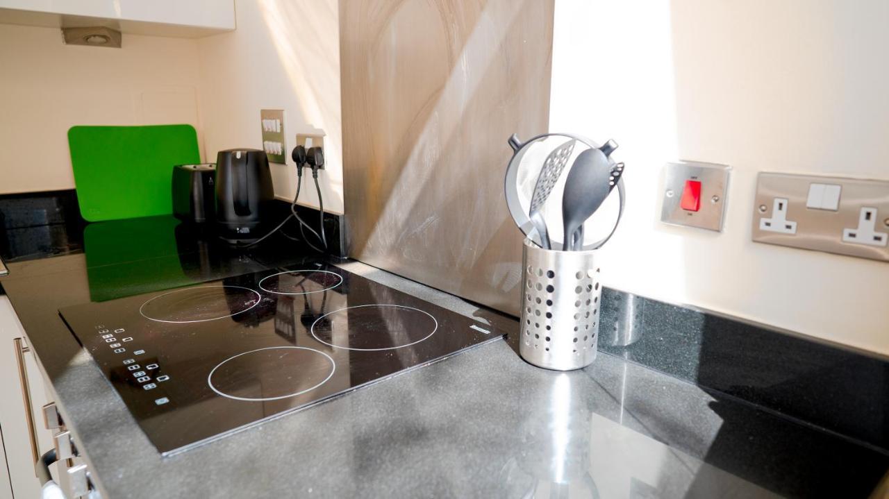 Comfy Spacious Apartment In Canary Wharf 런던 외부 사진