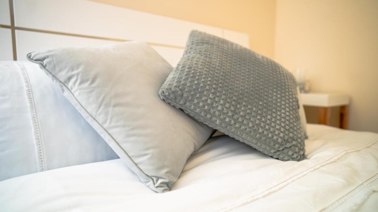 Comfy Spacious Apartment In Canary Wharf 런던 외부 사진
