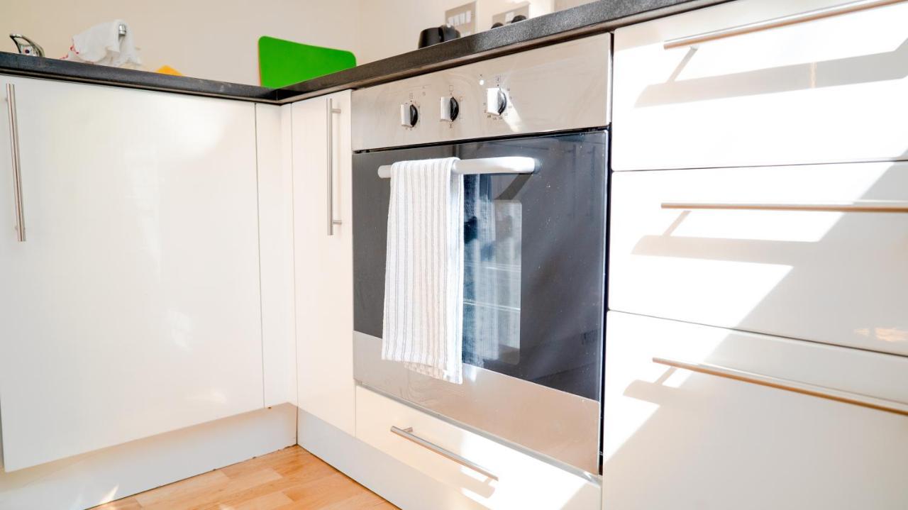 Comfy Spacious Apartment In Canary Wharf 런던 외부 사진