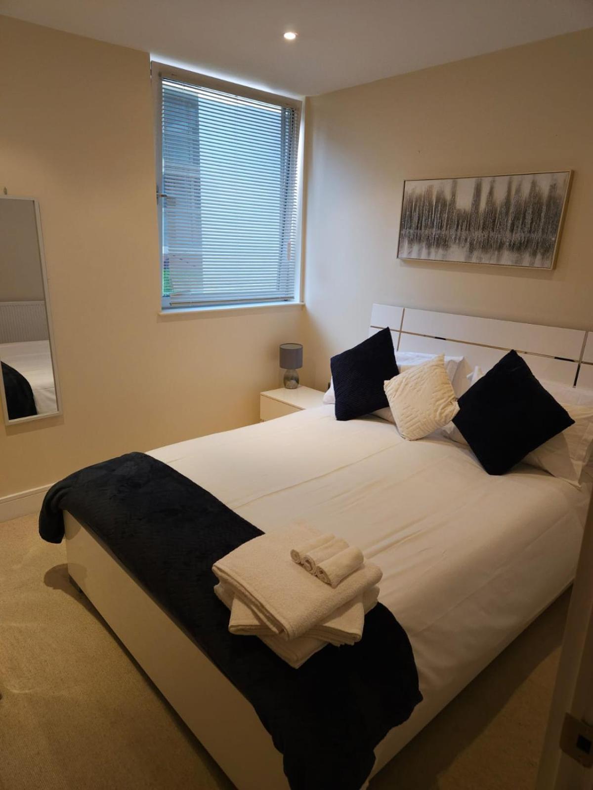 Comfy Spacious Apartment In Canary Wharf 런던 외부 사진